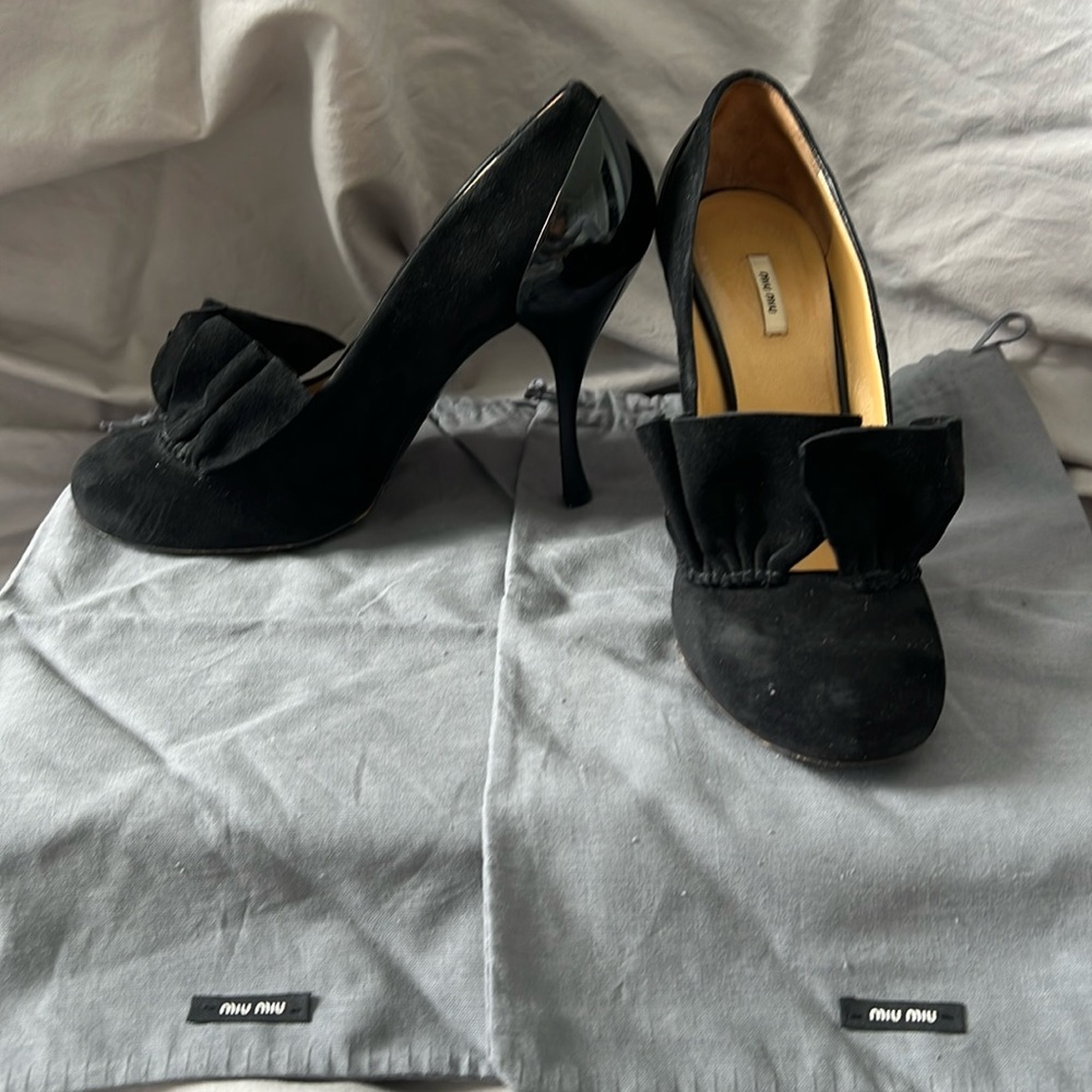 [Miu Mui] *RARE* black ruffle toe heels - size 8.5